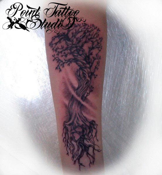 Тату дерева — значение и фото татуировок года